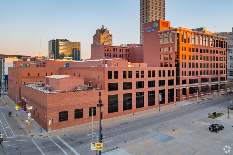 More Photos Of 507 E Michigan St, Milwaukee Office For Lease