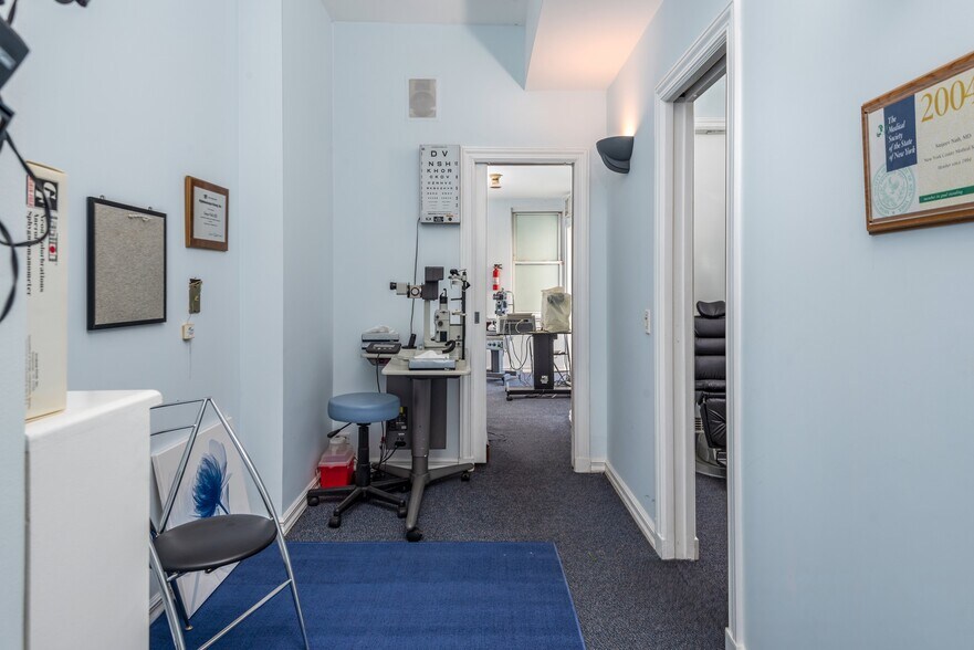 More Photos Of 5918 69th Ave, Ridgewood Office Residential For Lease