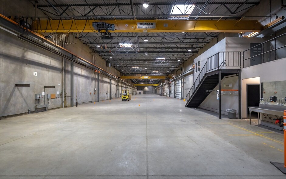 More Photos Of 5465 Production Blvd, Surrey Service For Lease