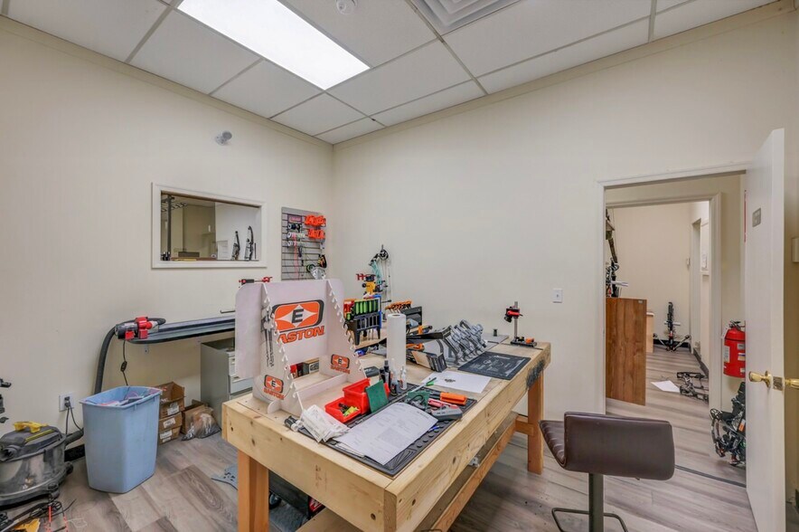 More Photos Of 116-120 Monahan Ave, Dunmore Flex For Lease