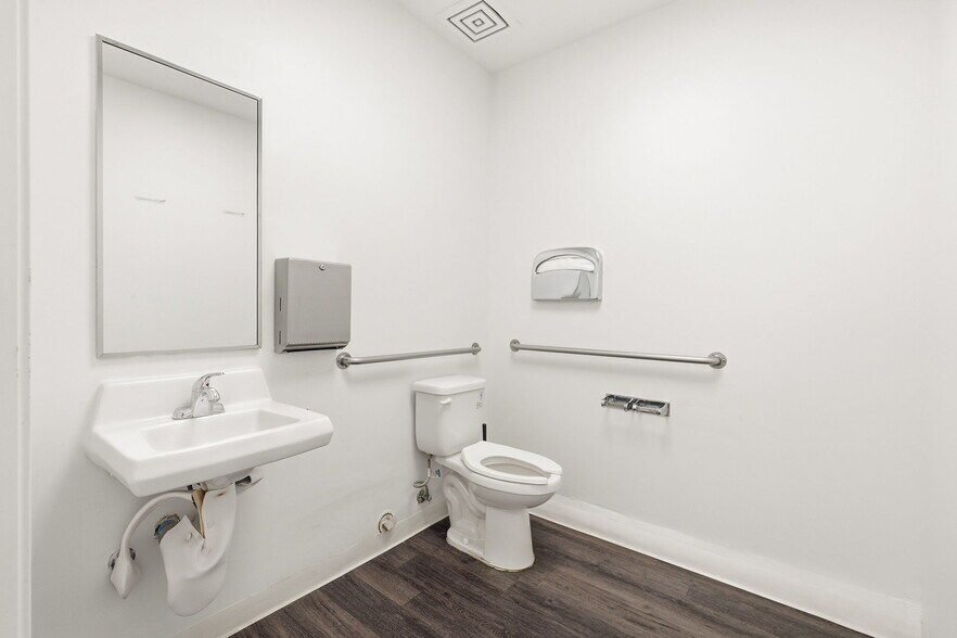 More Photos Of 739-741 N Fairfax Ave, Los Angeles Medical For Sale