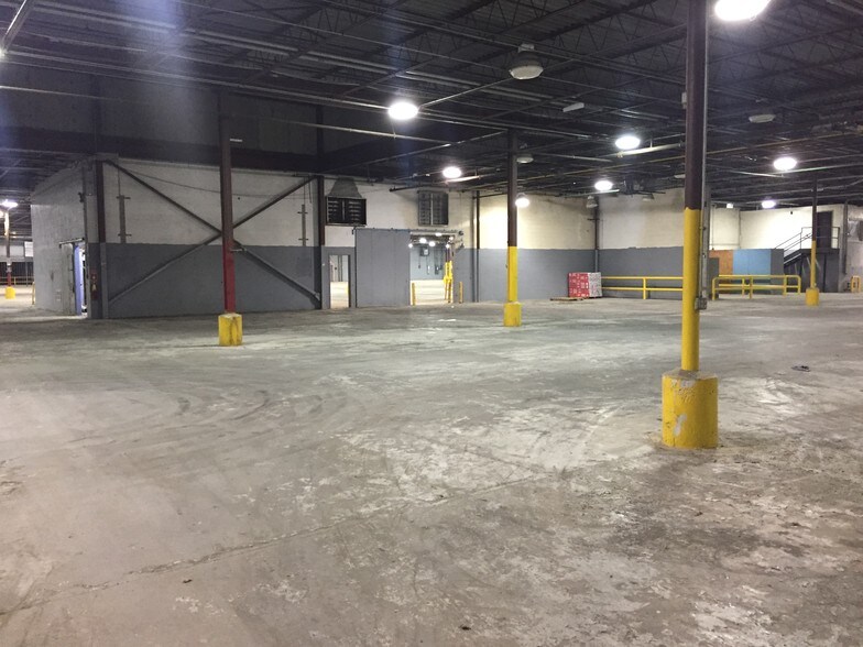 More Photos Of 14 Pine House Rd, Trenton Warehouse For Sale