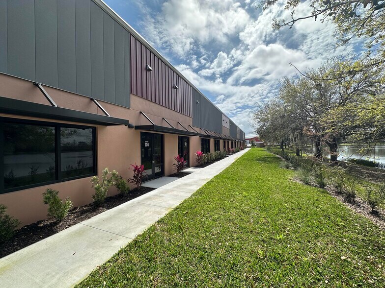 Primary Photo Of 4214 Solutions Ln, Bradenton Warehouse For Lease