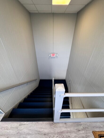 More Photos Of 10 Russell Rd, Albany Office For Sale