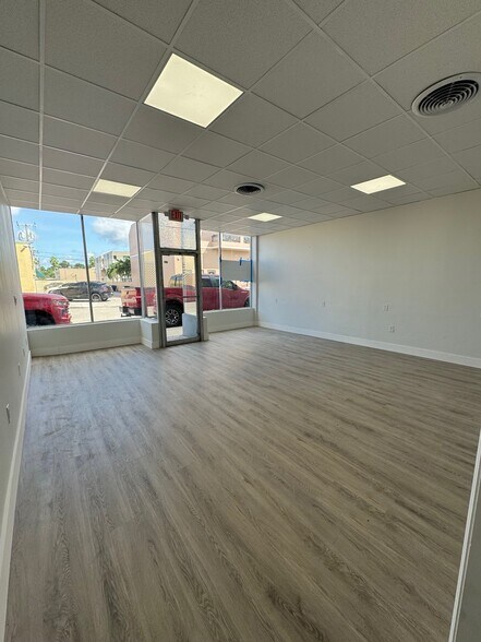 More Photos Of 100 Hialeah Dr, Hialeah Storefront For Lease