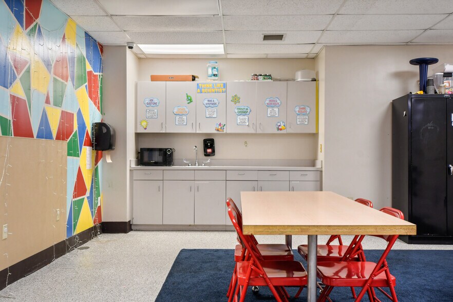 More Photos Of 5165 Adanson St, Orlando Loft Creative Space For Sale