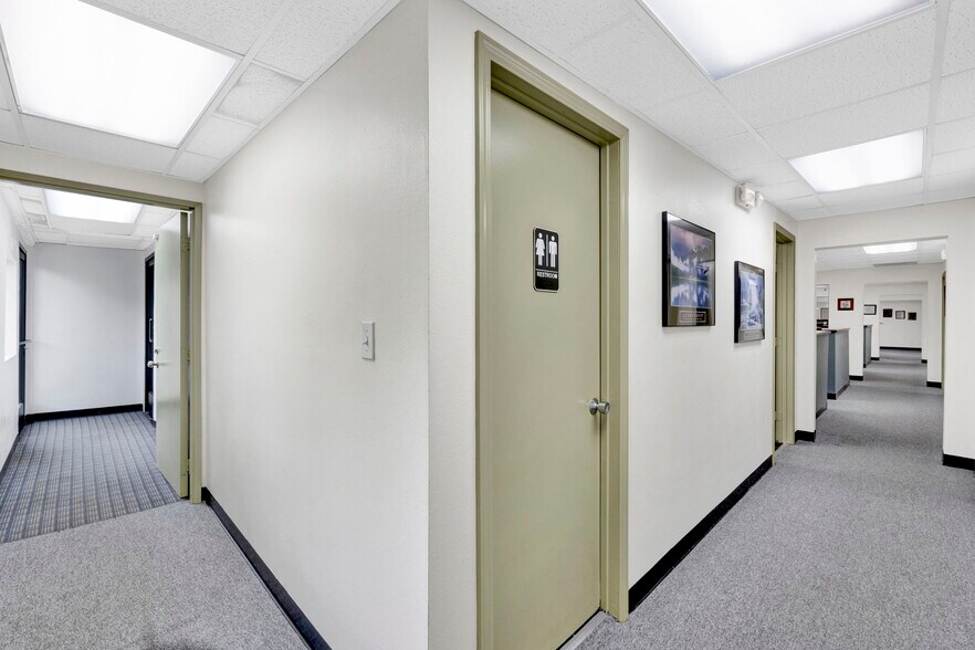 More Photos Of 3455 Ocean View Blvd, Glendale Office For Lease