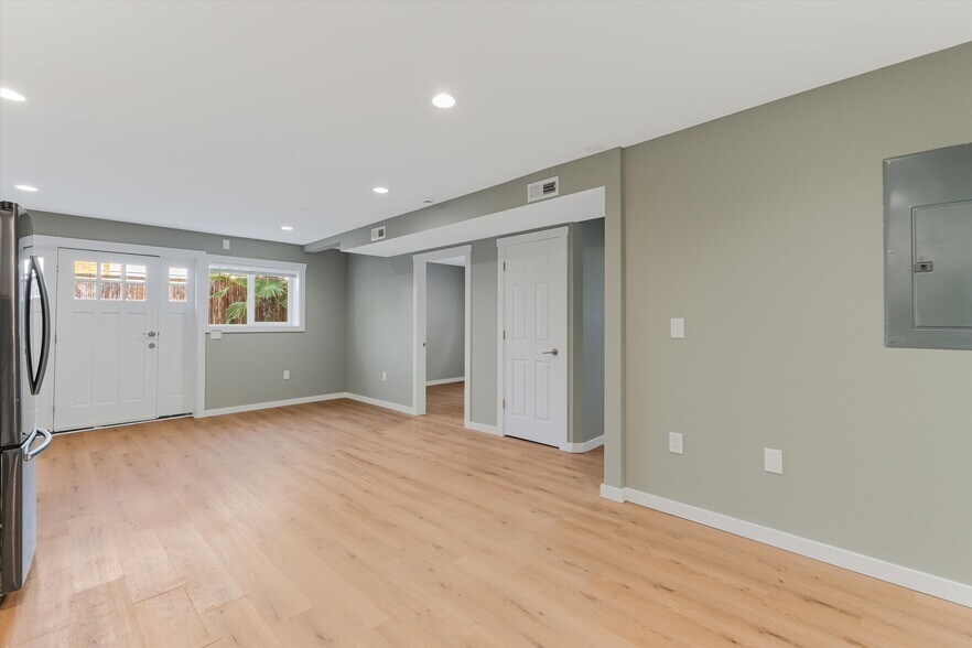 More Photos Of 2706 SE Spruce St, Hillsboro Healthcare For Sale