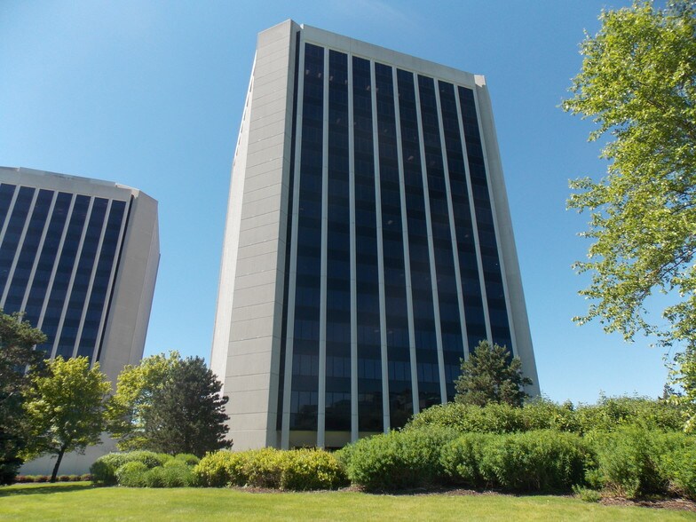 More Photos Of 1-3 Parklane Blvd, Dearborn Unknown For Lease