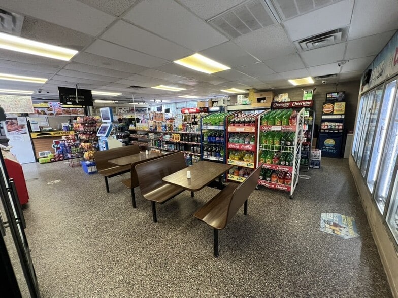 More Photos Of 131 S Hamilton St, Eden General Retail For Sale