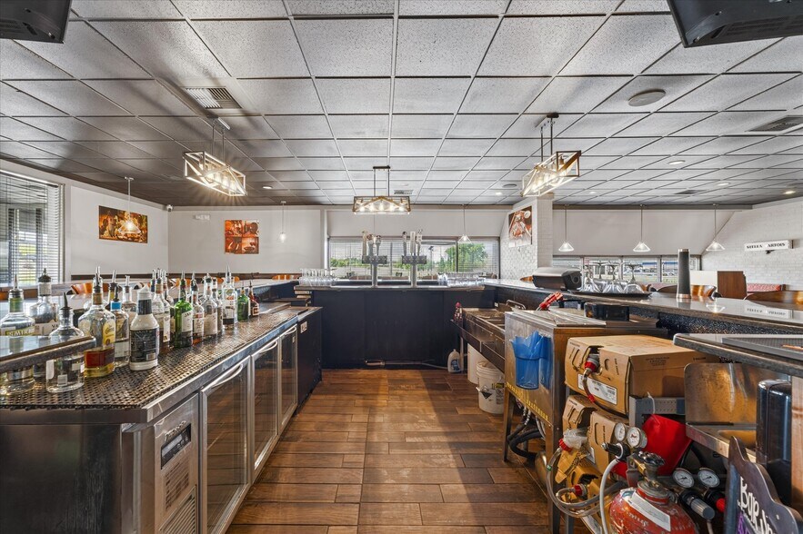 More Photos Of 4000 Fort Campbell Blvd, Hopkinsville Restaurant For Sale