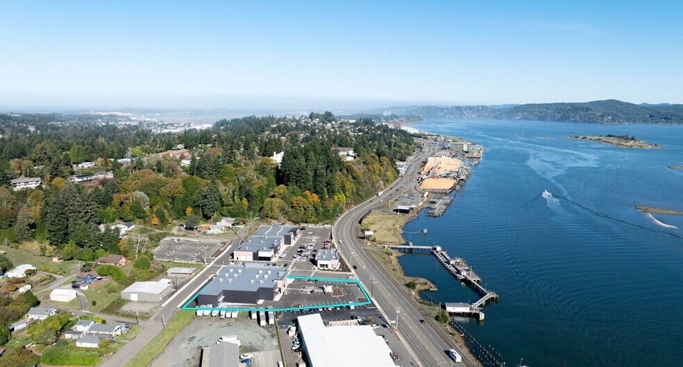 More Photos Of 1233 Teakwood Ave, Coos Bay Freestanding For Sale