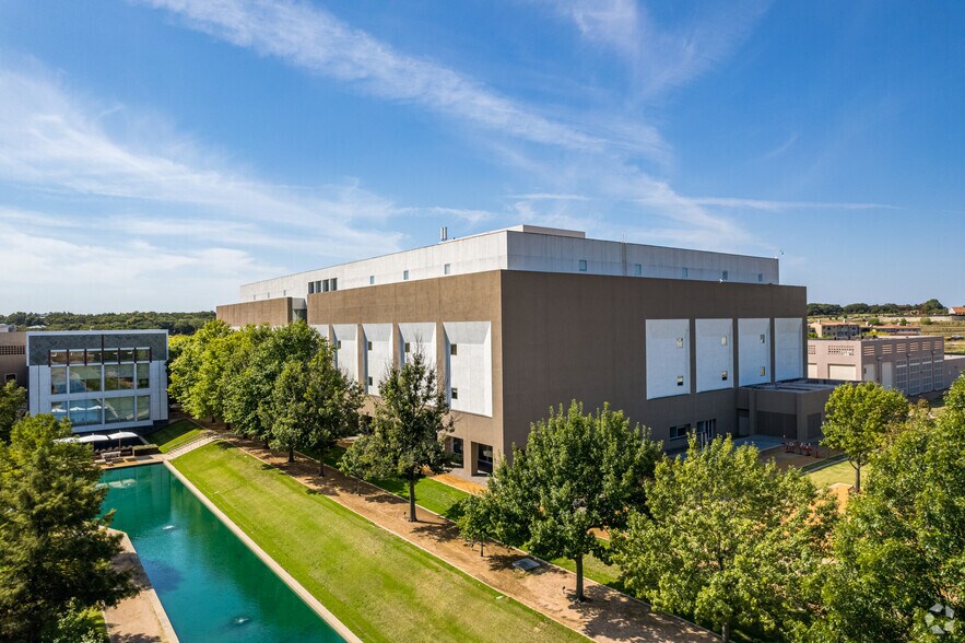 More Photos Of 1500 Solana Blvd, Westlake Unknown For Lease