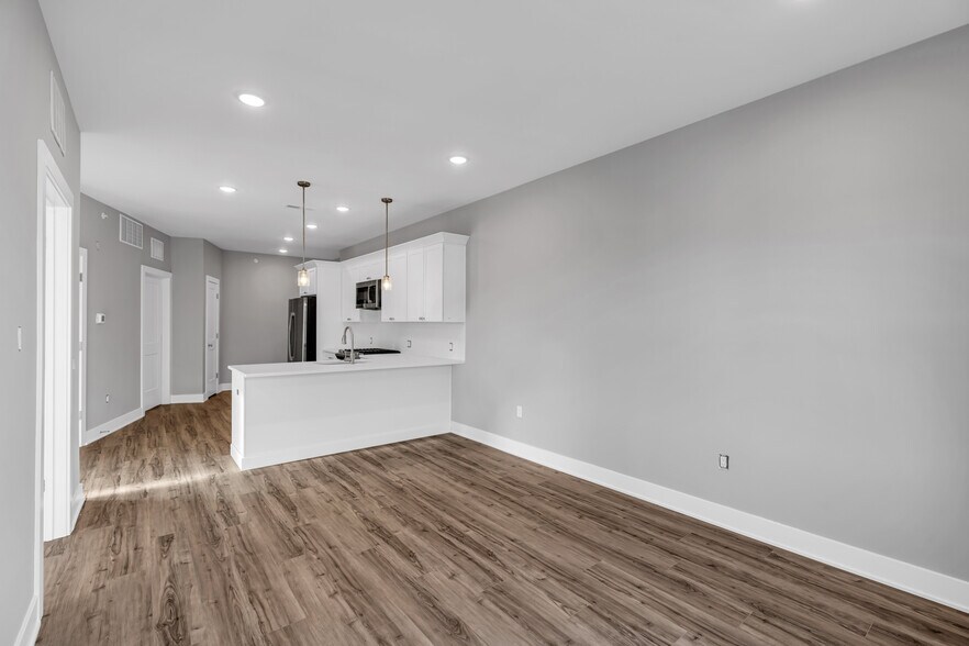 More Photos Of 33 Union Ave, Manasquan Apartments For Sale