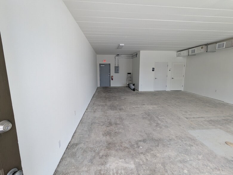 More Photos Of 6817 Central Ave, Saint Petersburg Storefront Retail Office For Lease