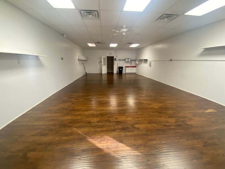 More Photos Of 111 W 5th St, Tyler Loft Creative Space For Sale
