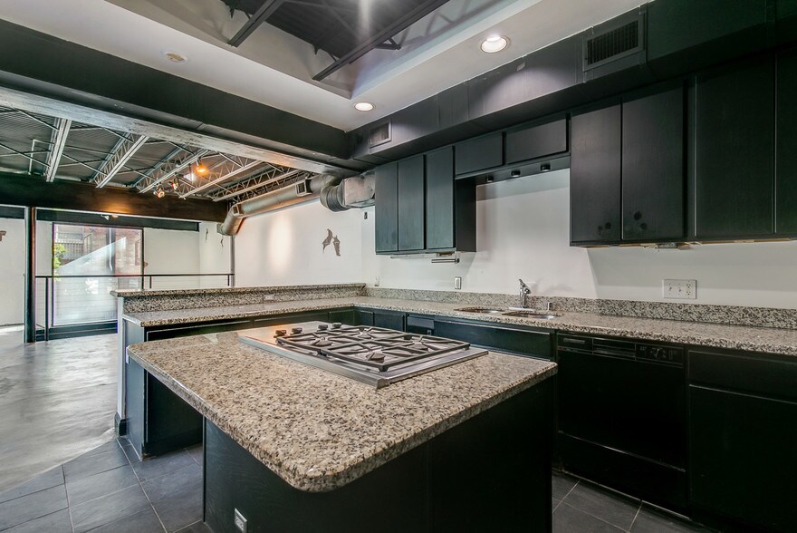 More Photos Of 1801 Laws St, Dallas Office Residential For Lease