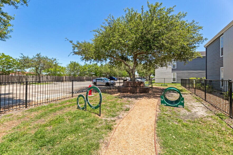 More Photos Of 6635 S Staples St, Corpus Christi Apartments For Sale
