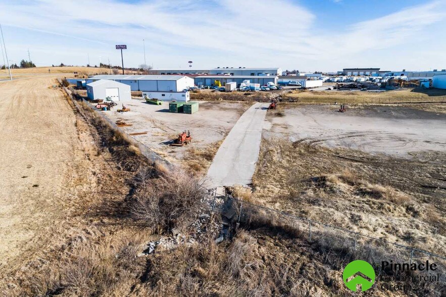 More Photos Of 5700 Arbor Rd, Lincoln Service For Sale