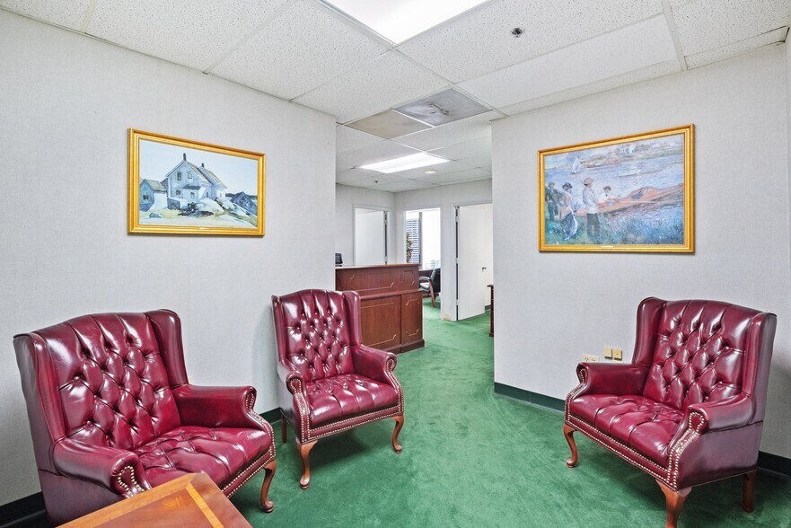 More Photos Of 1110 Brickell Ave, Miami Office For Lease