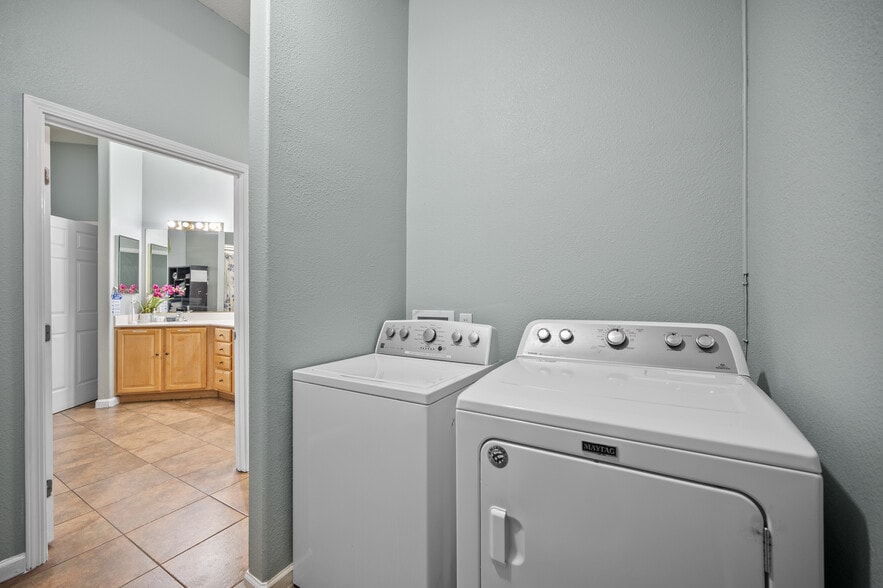 More Photos Of 9473 Heathman Way, Elk Grove Assisted Living For Sale