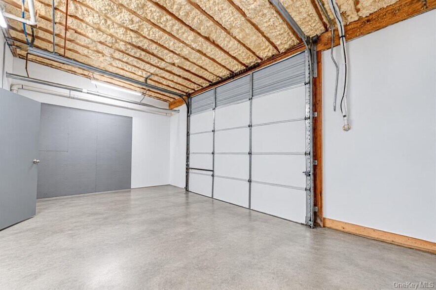 More Photos Of 1709 Newbridge Rd, North Bellmore Manufacturing For Sale