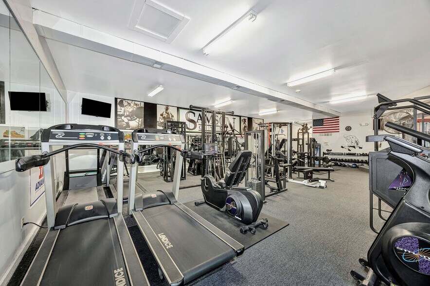 More Photos Of 1188 Pyramid Hill Blvd, Hamilton Flex For Sale