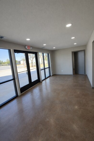 More Photos Of 708 Corry a Edwards Dr, Kennedale General Retail For Lease