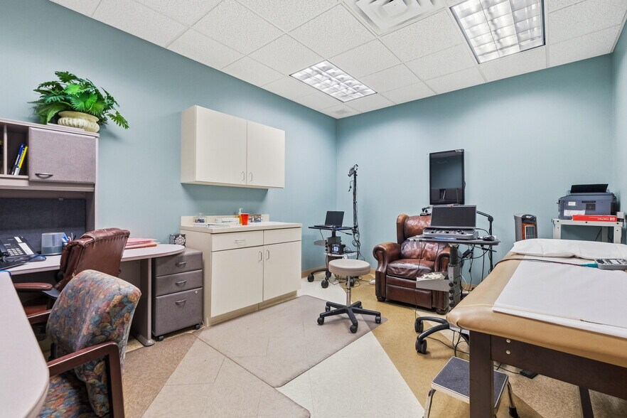 More Photos Of 1025 Jefferson Ave, Washington Medical For Sale