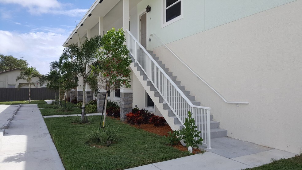 More Photos Of 105 2nd St, Lake Park Apartments For Lease