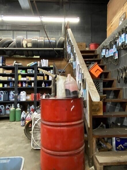 More Photos Of 31-33 Chapel St, Northampton Auto Repair For Sale