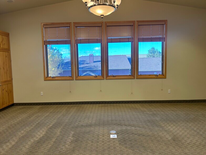 More Photos Of 525 SW Umatilla St, Redmond Office For Sale