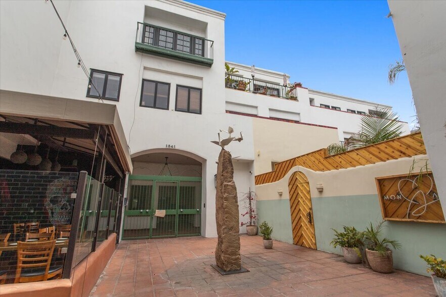 More Photos Of 1541-1551 Ocean Ave, Santa Monica Apartments For Lease