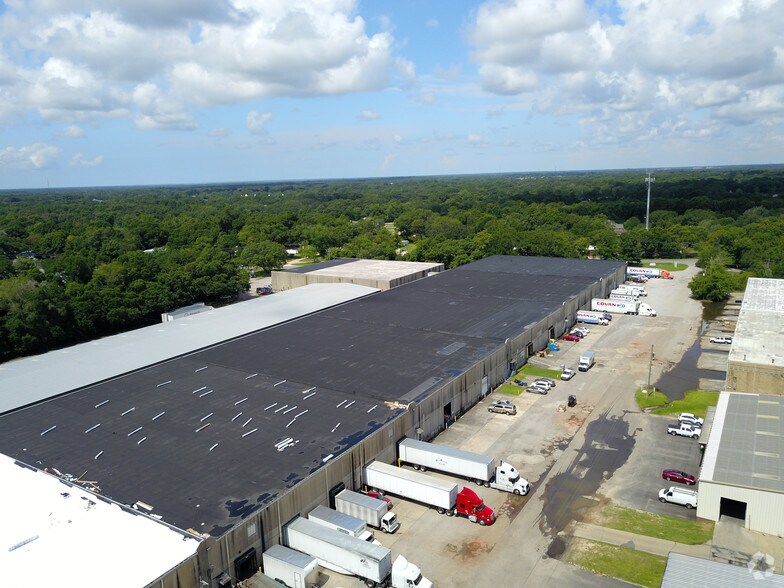 More Photos Of 10020 N Palafox St, Pensacola Distribution For Lease