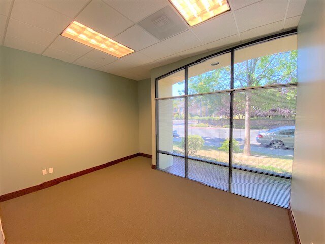 More Photos Of 205-245 Foss Creek Cir, Healdsburg Office For Sale