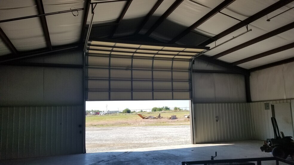 More Photos Of 3701 US Highway 81, Marlow Warehouse For Lease