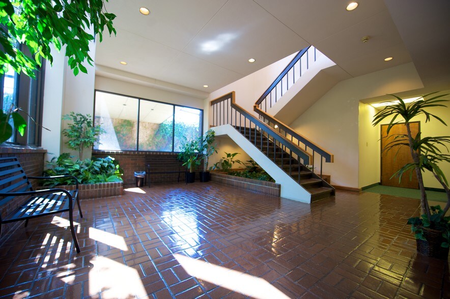 More Photos Of 1721 W Plano Pky, Plano Office For Lease