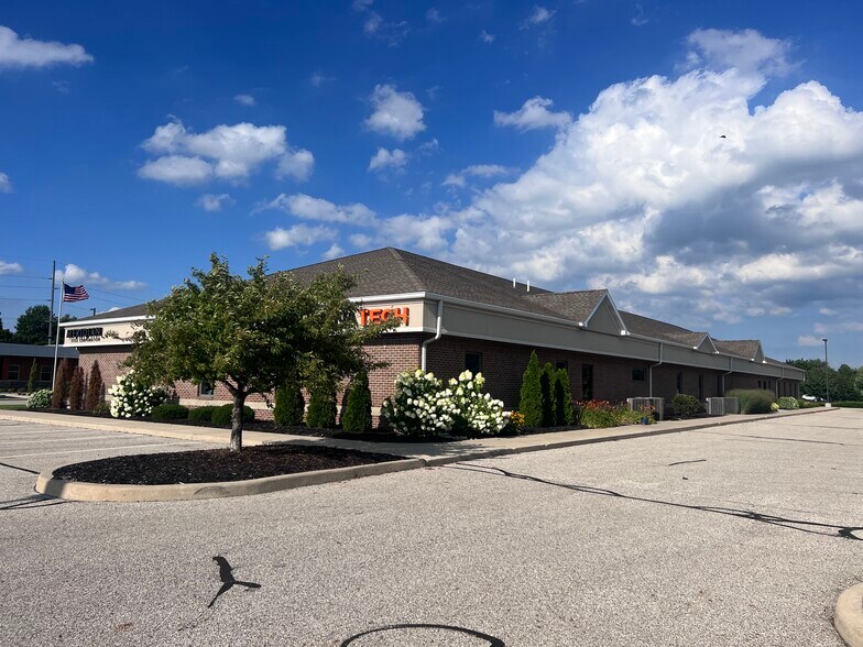 More Photos Of 881 Parkway Ave, Elkhart Medical For Lease
