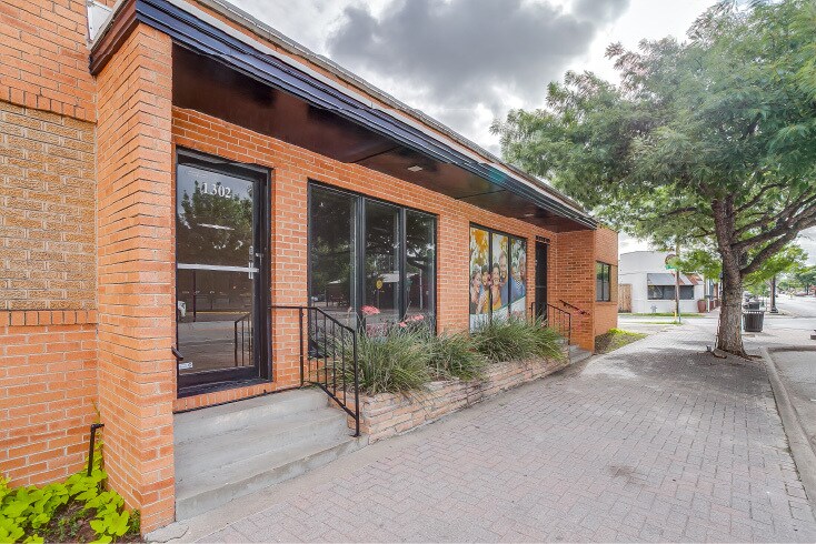 Primary Photo Of 1300-1302 W Magnolia Ave, Fort Worth General Retail For Lease