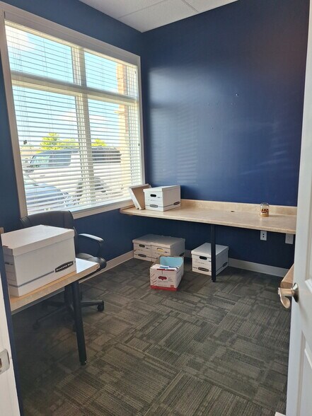 More Photos Of 3928 McCarty Ln, Lafayette Office For Sale