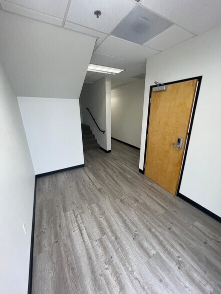 More Photos Of 861 Harold Pl, Chula Vista Research And Development For Sale