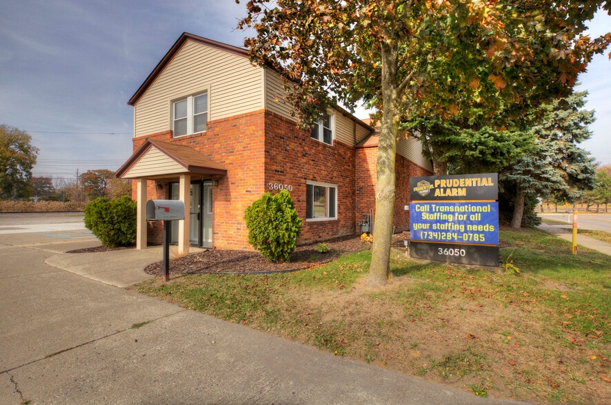 More Photos Of 36050 Goddard Rd, Romulus Auto Repair For Sale