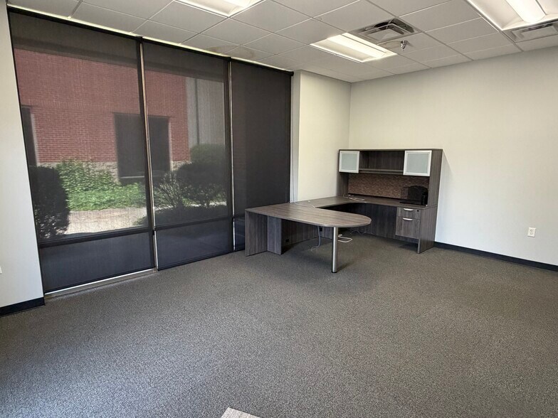 More Photos Of 2720-2736 River Green Cir, Louisville Light Manufacturing For Lease