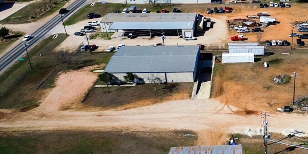 More Photos Of 632 Fm 2093, Fredericksburg Warehouse For Lease