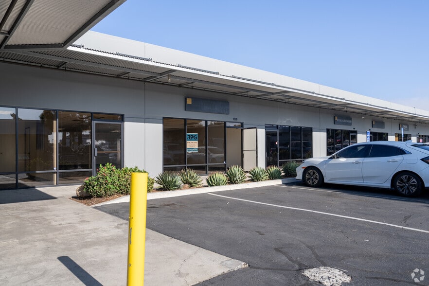 More Photos Of 2120 W Mission Rd, Escondido Warehouse For Lease