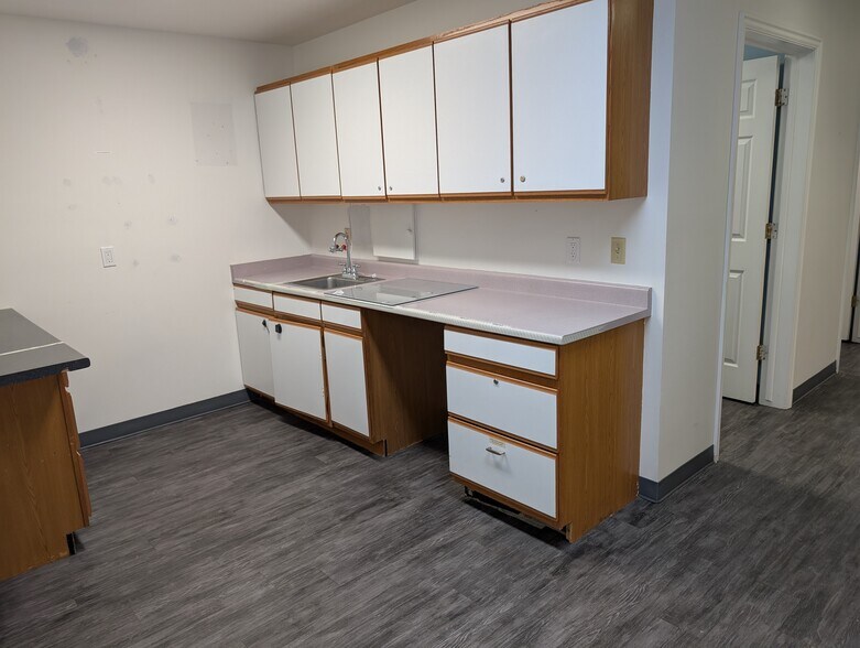 More Photos Of 550 N Main St, Logan Office For Lease