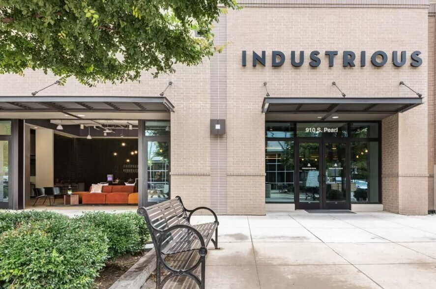 More Photos Of 910 S Pearl Expy, Dallas Coworking Space