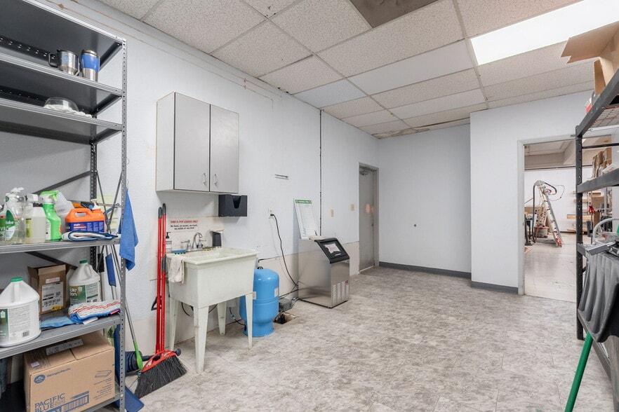 More Photos Of 1414 W 14th St, Tempe Warehouse For Sale