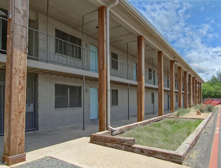 More Photos Of 100 N Randolph Dr, Dallas Apartments For Sale