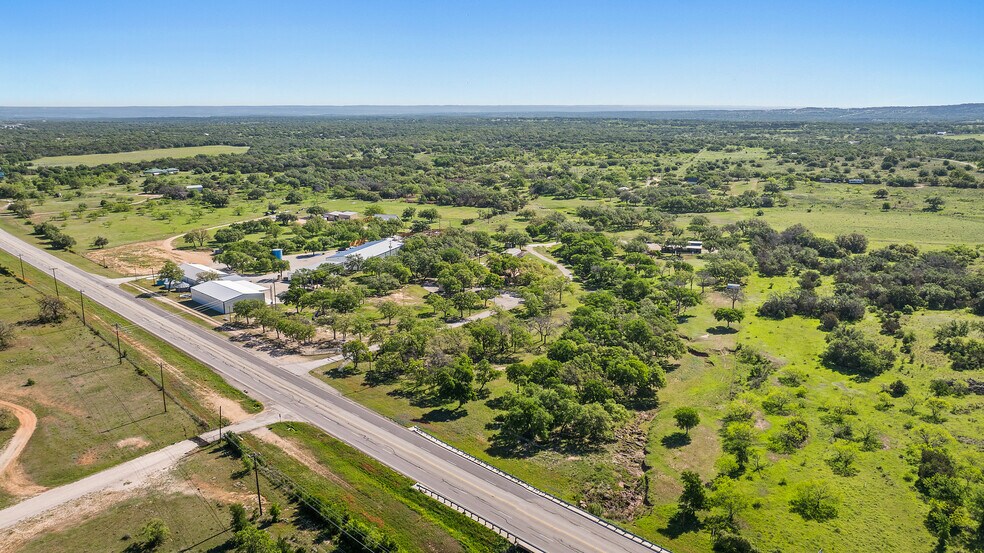 More Photos Of 13744 Us Highway 281 N, Round Mountain Flex For Sale